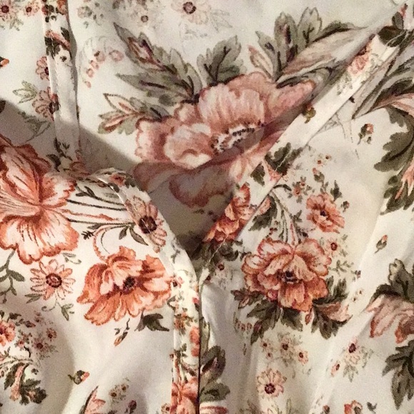 New, never worn SHEIN floral butterfly sleeve bodysuit - Picture 5 of 7